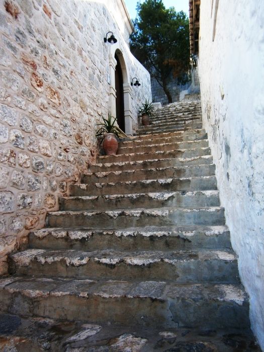 To the sky in Hydra