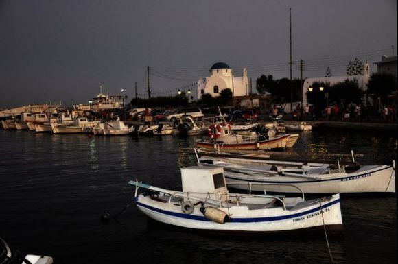 Night in the port of Antiparos.