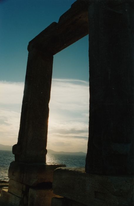 The Roman arch with the sea in site