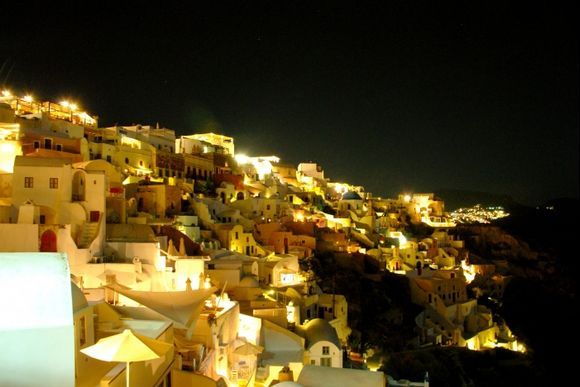 santorni houses at night