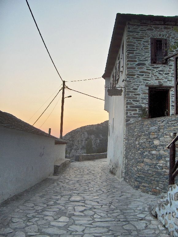 makrinitsa village, stone road