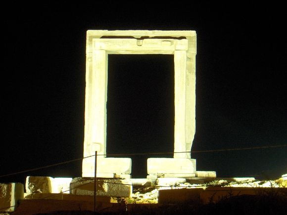 gate of temple lighting