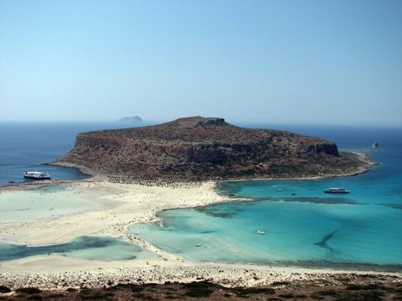 Reaching Balos beach requires an act of pilgrimage, as it is fitting for such a fine landscape. It can be done in a few different ways but, I always choose the ones ''less taken''...