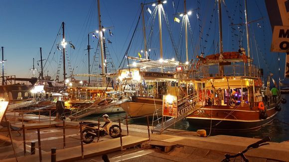 Boat-restaurant