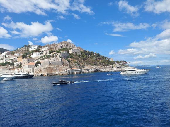 Blue water of Hydra