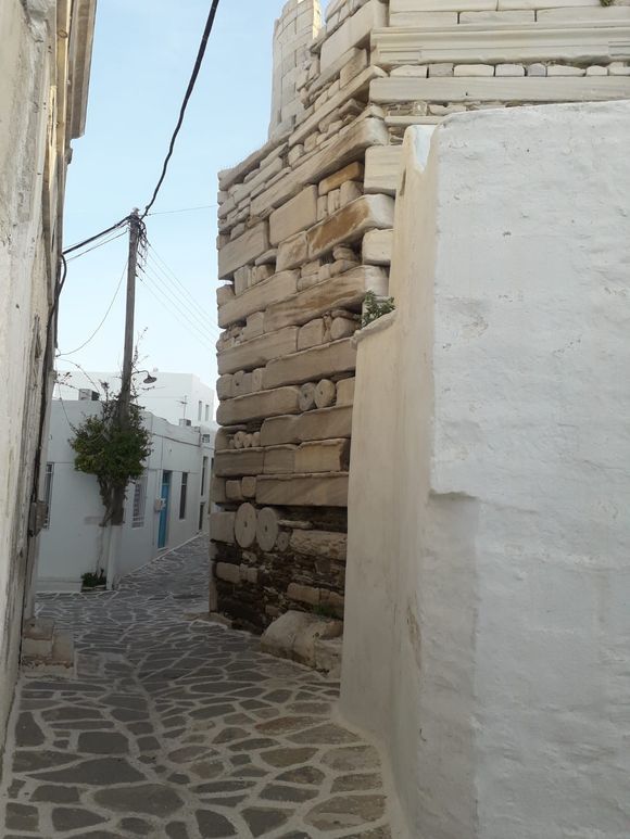 Paros