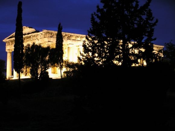 Thission_Temple of Hephaistos at night