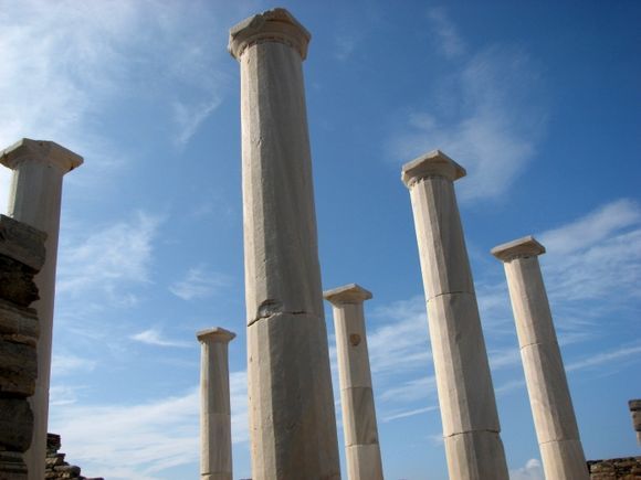 Delos columns