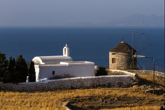 windmill and church in Schoinousa