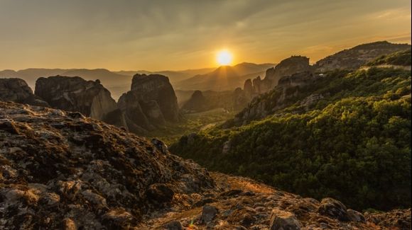 Sunset in the meteora's landscape