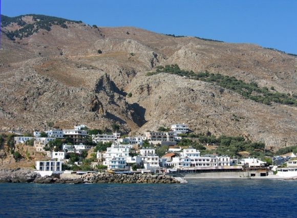 general view to Loutro