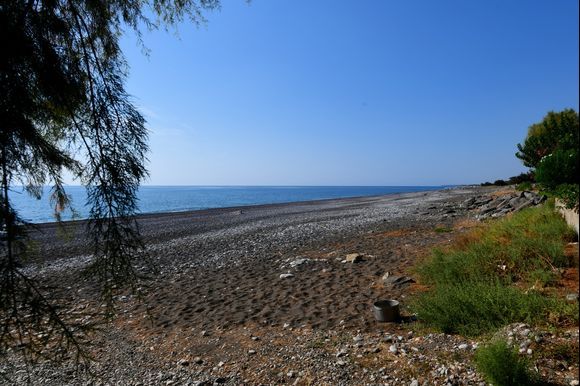 the large and quiet beach of Gennadi