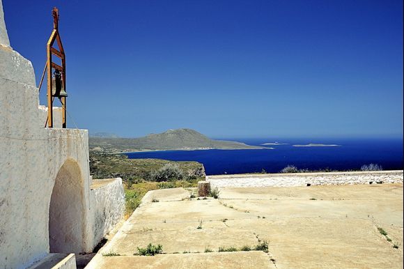 view from Agios Ioannis Theologos to Avlemonas