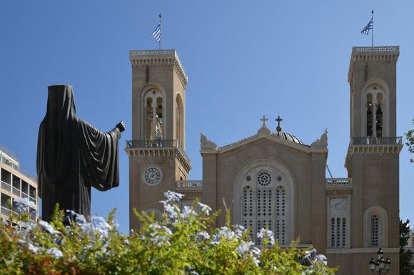 Metropolitan Cathedral of the Annunciation in Athens. Cathedral of the Archdiocese of Athens and all of Greece.
Statue: Archbishop Damaskinos, Archbishop of Athens during World War II.
