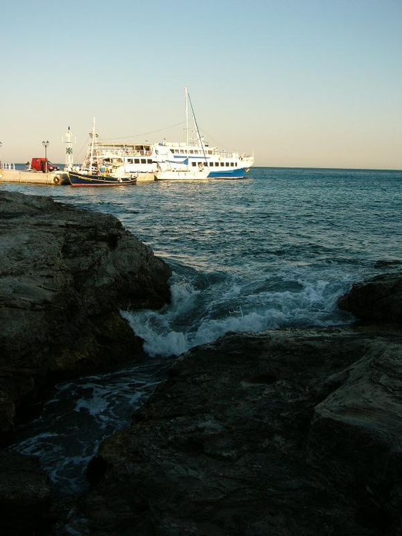 Ferry about to leave Aghia Marina
