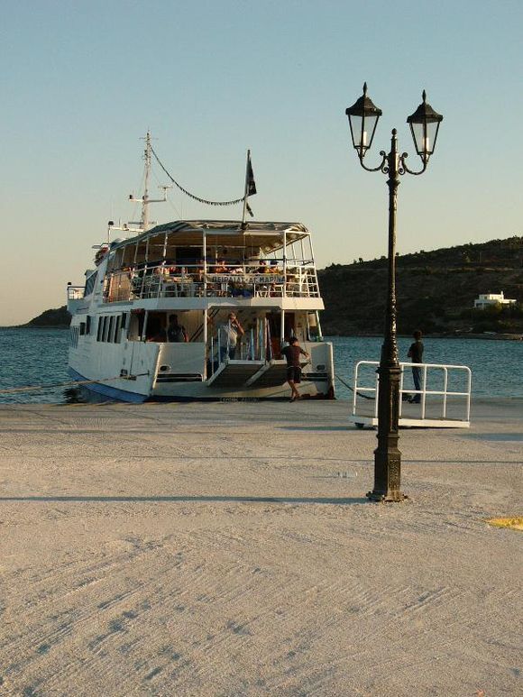 Aghia Marina - Pireaus ferry