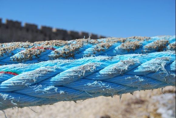 Strong rope. #cruiseship #rhodesharbour