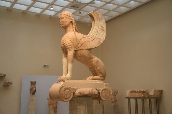Delphi\'s museum monument