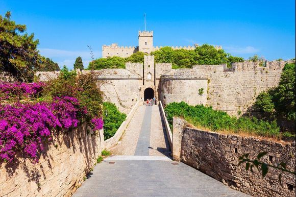 The old town of Rhodes is an UNESCO world cultural heritage monument!
Have you ever visited the island of the Knights? 😍