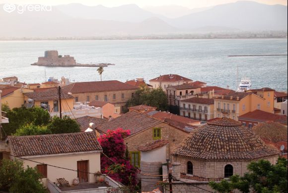 https://blog.greeka.com/nafplion/love-nafplion-ultimate-favorites/
Nafplion is always a good idea!
With less than a 2-hours drive from Athens it can be visited for day tours, weekend getaways or longer trips any time of the year.
Check out what we love the most about the picturesque former capital of Greece!