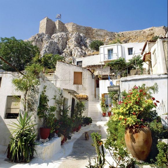 
Anafiotika - The neighborhood of Gods!
Anafiotika is the most picturesque and oldest district of Athens, part of the old historical neighborhood called Plaka. 