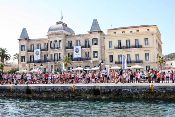 🎆 Spetses Mini Marathon kicks off on the 4th of October! 🎆 
Book your ferry ticket in advance here 👉 ferries.greeka.com and be part of this spectacular event!
Learn more about the event here 👉  http://bit.ly/2o9lFeI