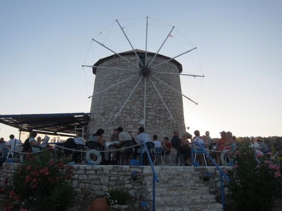 windmill Source: www.greeka.com