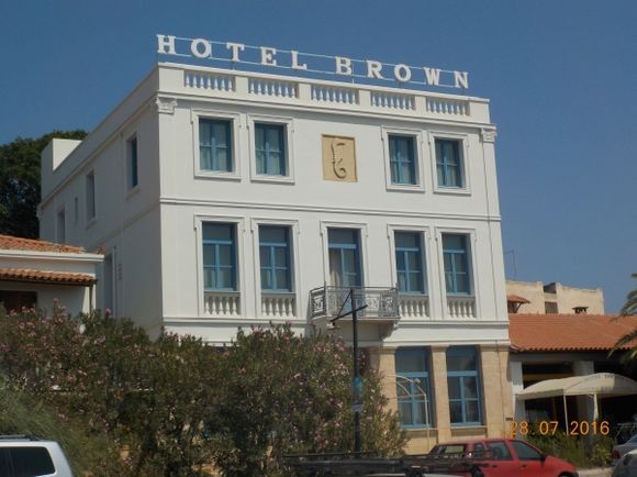 Hotel Brown of Aegina Town