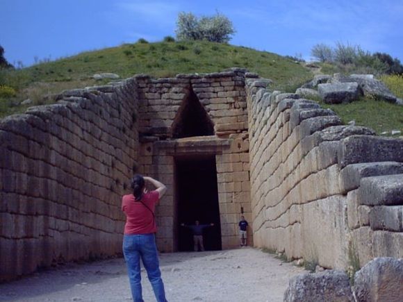 Agamemnon tomb, corp never found - Mycenae, 2005.