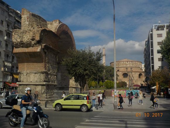 Arch of Galerius and Rotunda.
