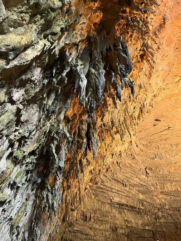 For more stalactites try the Drogarati cave excursion 
