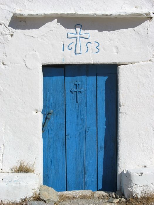 a chapel at
Agios Georgios beach