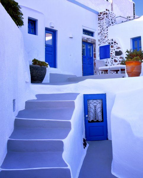 The mesmerizing blues and whites of Cyclades.