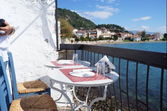 Nafpaktos table for two
