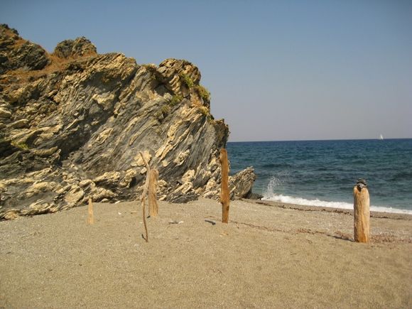 Artistically arranged drift-wood on Perivolou beach