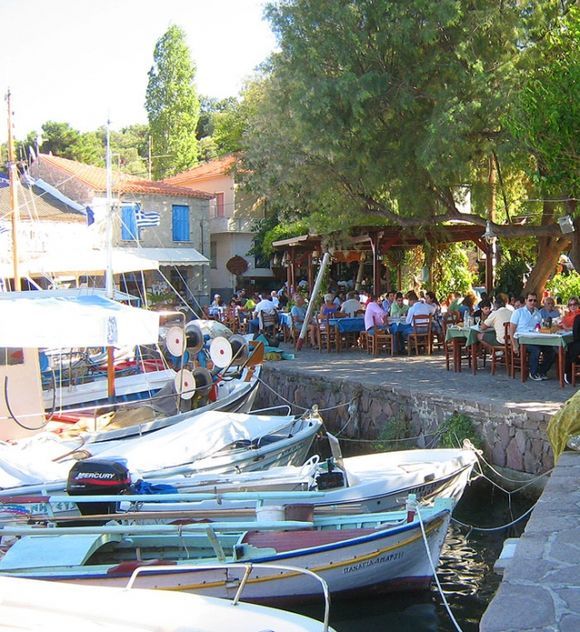 Lunch in Skala Sikaminias on the island of  Levsos