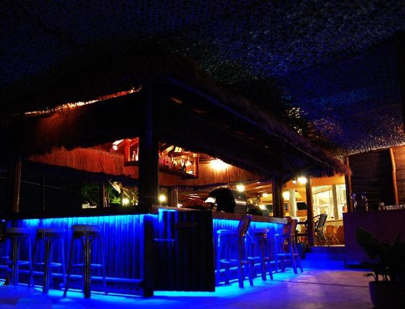 kalamaki restaurant-beach bar