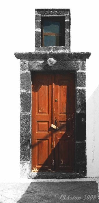 Pyrgos brown Door