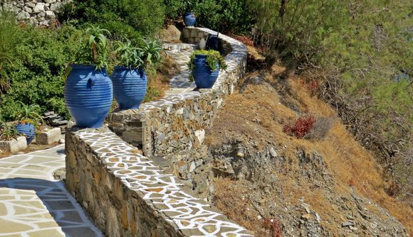 01-09-2019 Ikaria: Therma    Nice pots on a wall