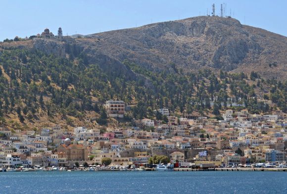 31-08-2018 Kalymnos: View on Pothia from the ferry in the afternoon sun