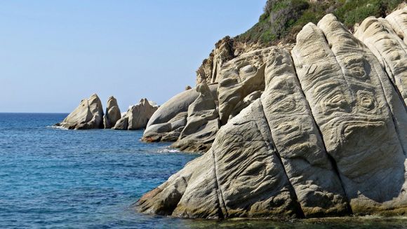03-09-2018 Ikaria: Faces in the rocks