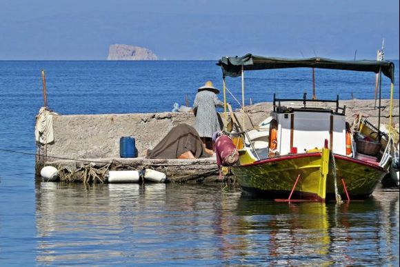 12-09-2014  Patmos: Very smal harbour