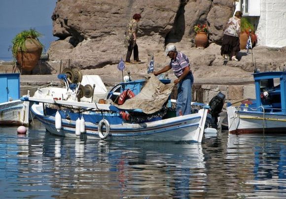 19-11-2011  Lesbos:  Fisherman