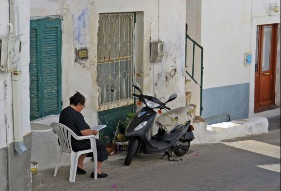 17-09-2014  Leros: How to start a Scooter ;-)
