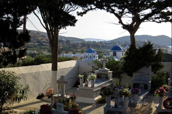 02-09-2014  Lipsi: Graveyard with view on the village and bay of Lipsi