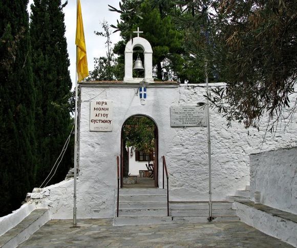 17-09-2008  Skopelos: Monastery  Entrance