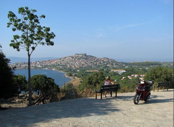 09-09-2011  Lesbos: Relaxing with a nice view on Molyvos