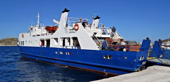 02-09-2017 Fourni: The small daily ferry to Samos