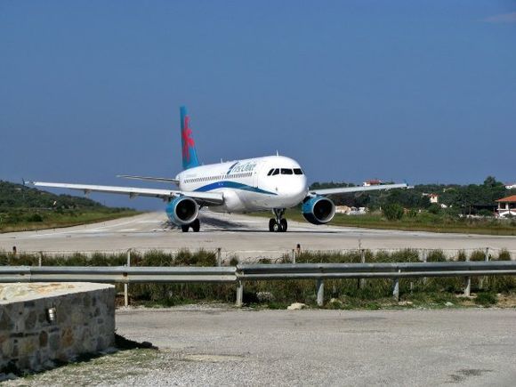 23-09-2008  Skiathos: Landing strip Airport Skiathos