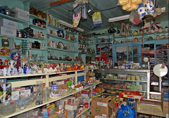 09-09-2018 Fourni: A small shop on Fourni